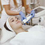 CoolSculpting und Hautstraffung: Ein oft übersehener Nebeneffekt?